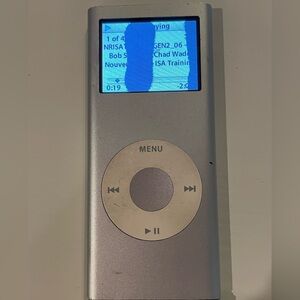 Apple iPod Nano 2nd Gen 4GB Silver A1199 Powers On – Damaged flawed parts only